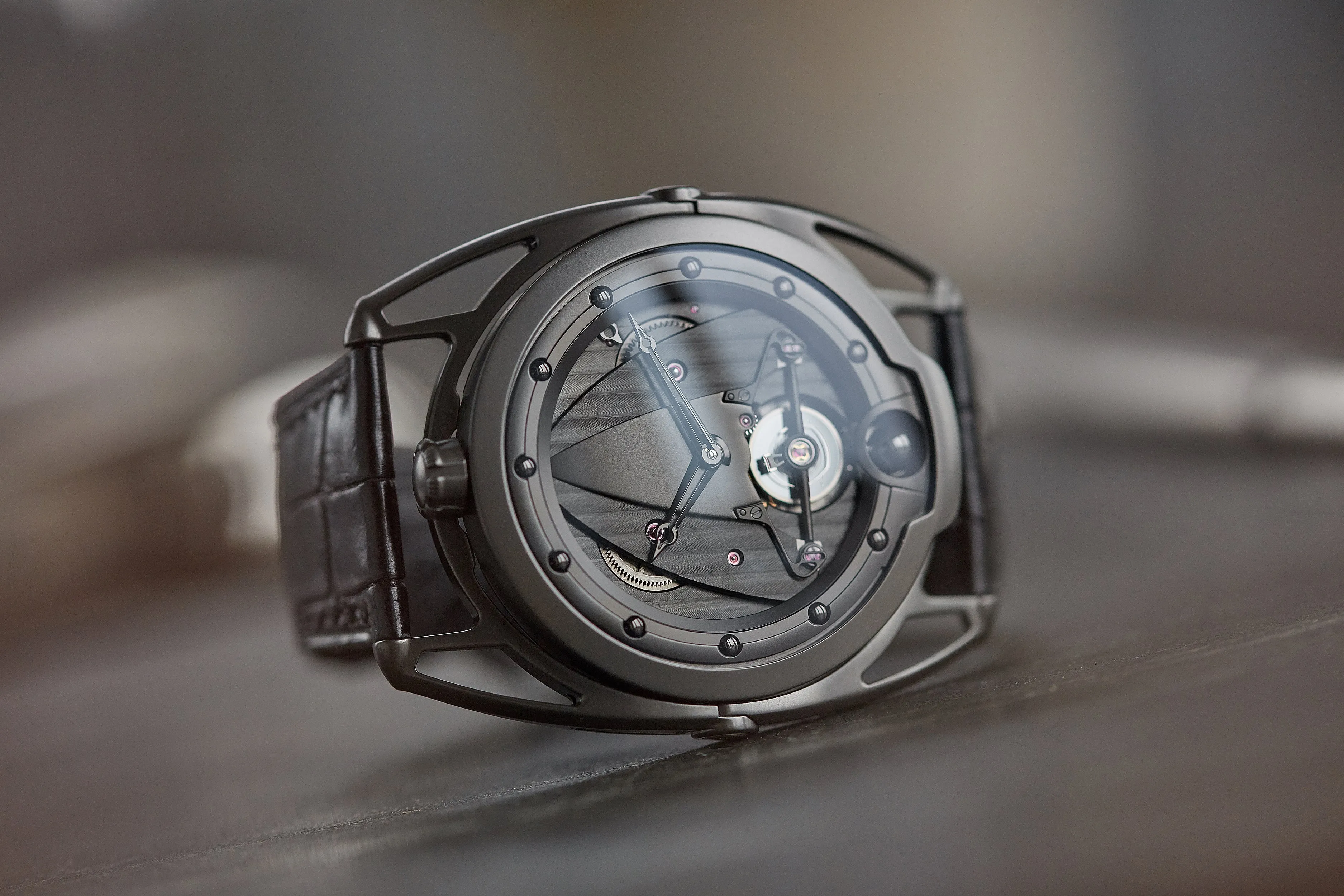 DB28 Dark Shadows | Anthracite Zirconium